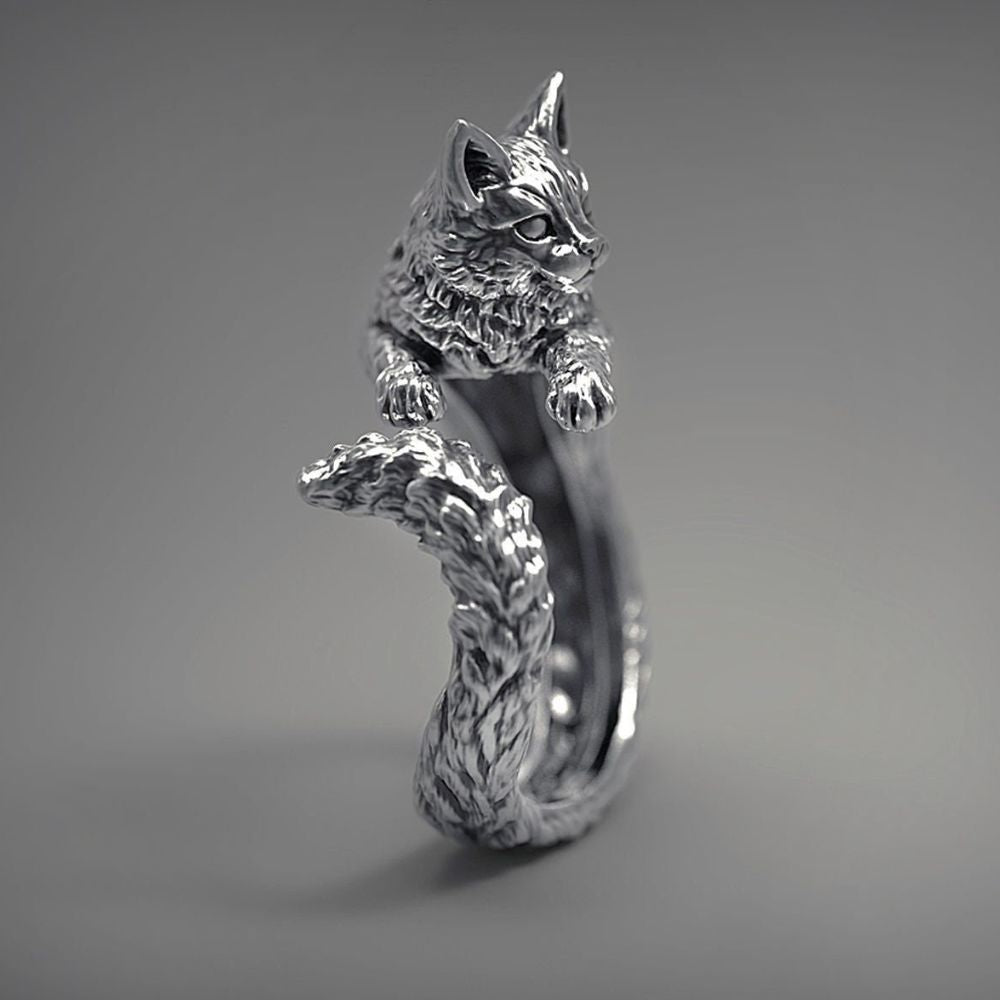 Adjustable Women's Ring with Embracing Cat Design