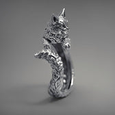 Adjustable Women's Ring with Embracing Cat Design