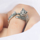 Adjustable Women's Ring with Embracing Cat Design