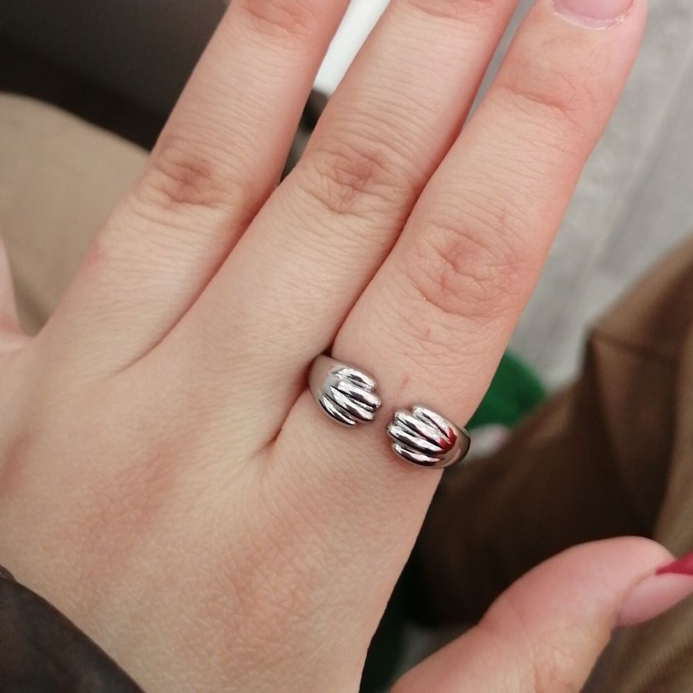 Adjustable Women's Ring with Cat Paw Design