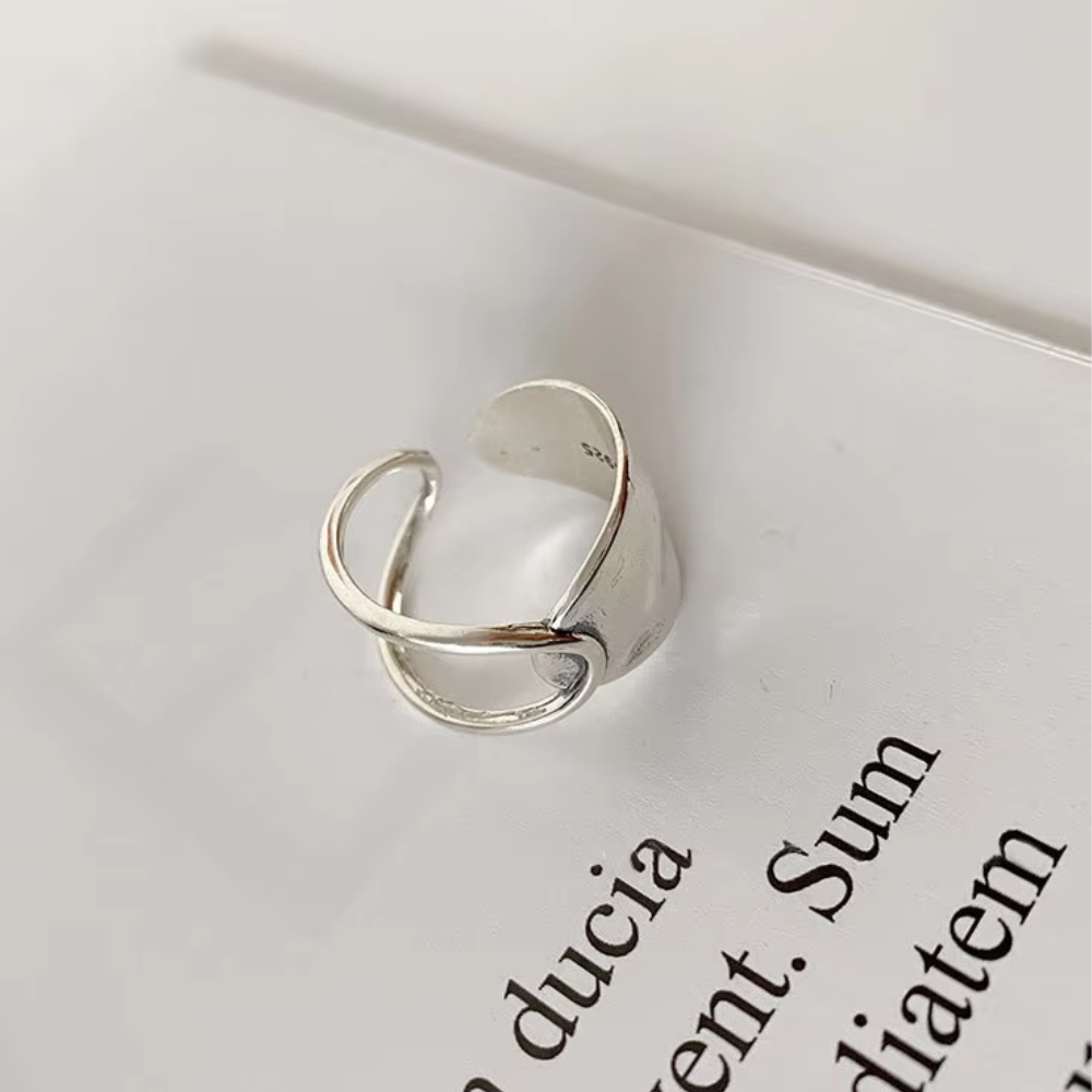 Women Adjustable Chunky Ring with Hammered Design