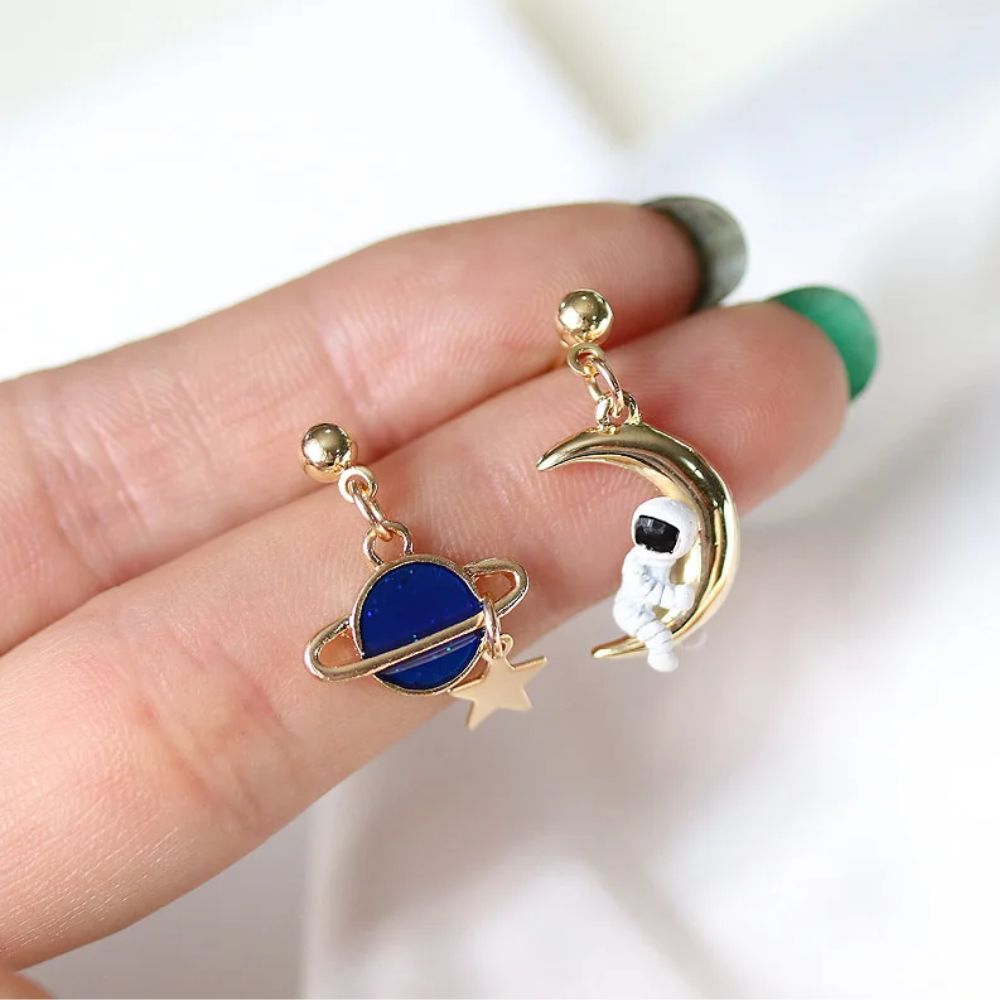 Earrings for Women with Astronaut and Planet Design - Pair