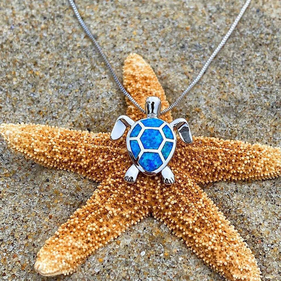 Kailea – Turtle necklace and earring set