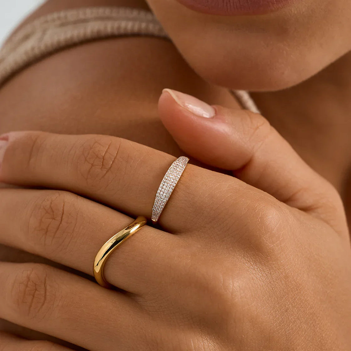 Women's Signet Ring with Pavé Stone Setting and Clear Ring Design