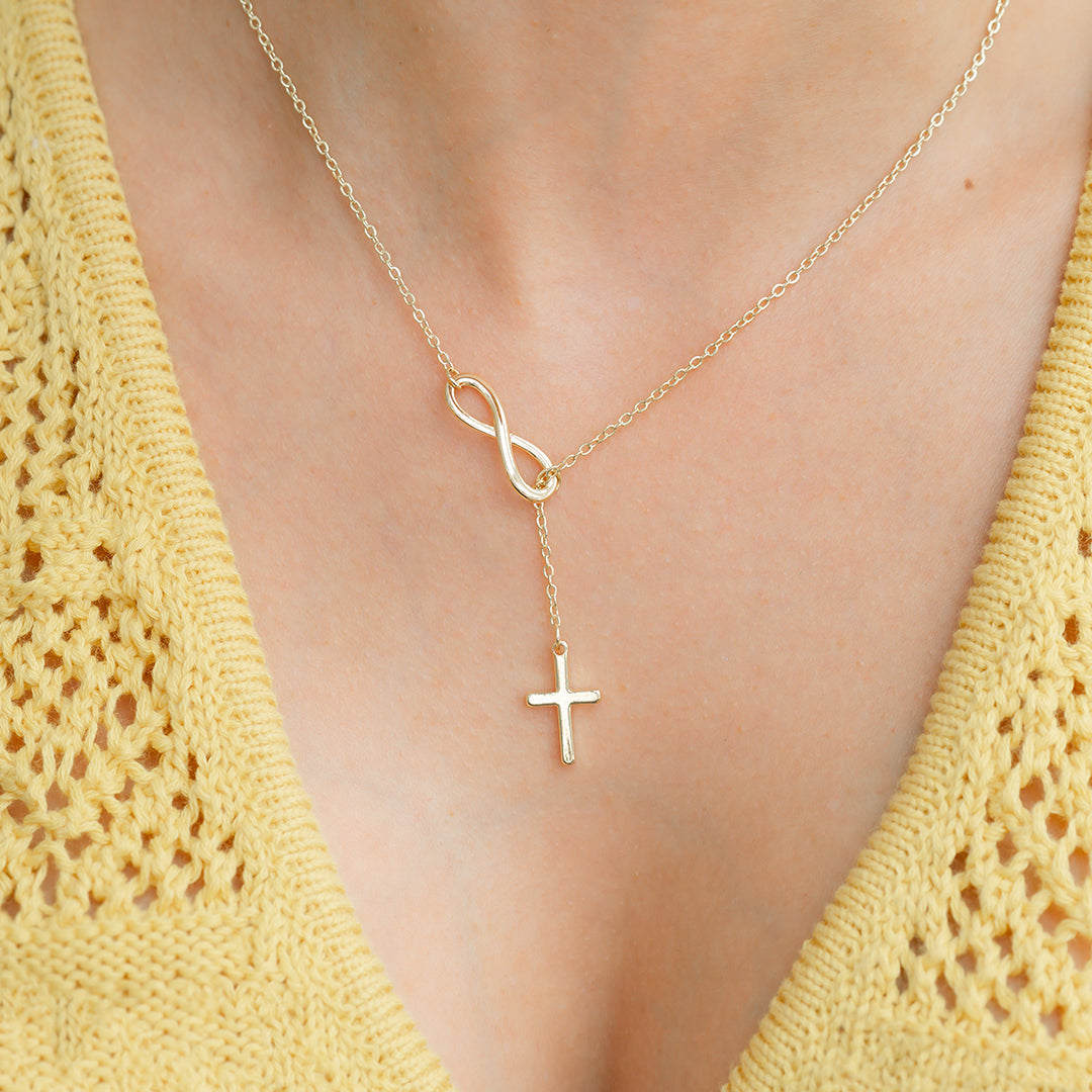 Yuna – Cross pendant necklace
