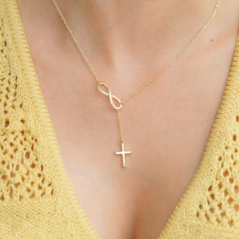 Yuna – Cross pendant necklace