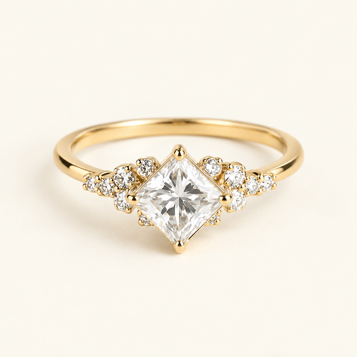 Women's Statement Ring in Queen Style