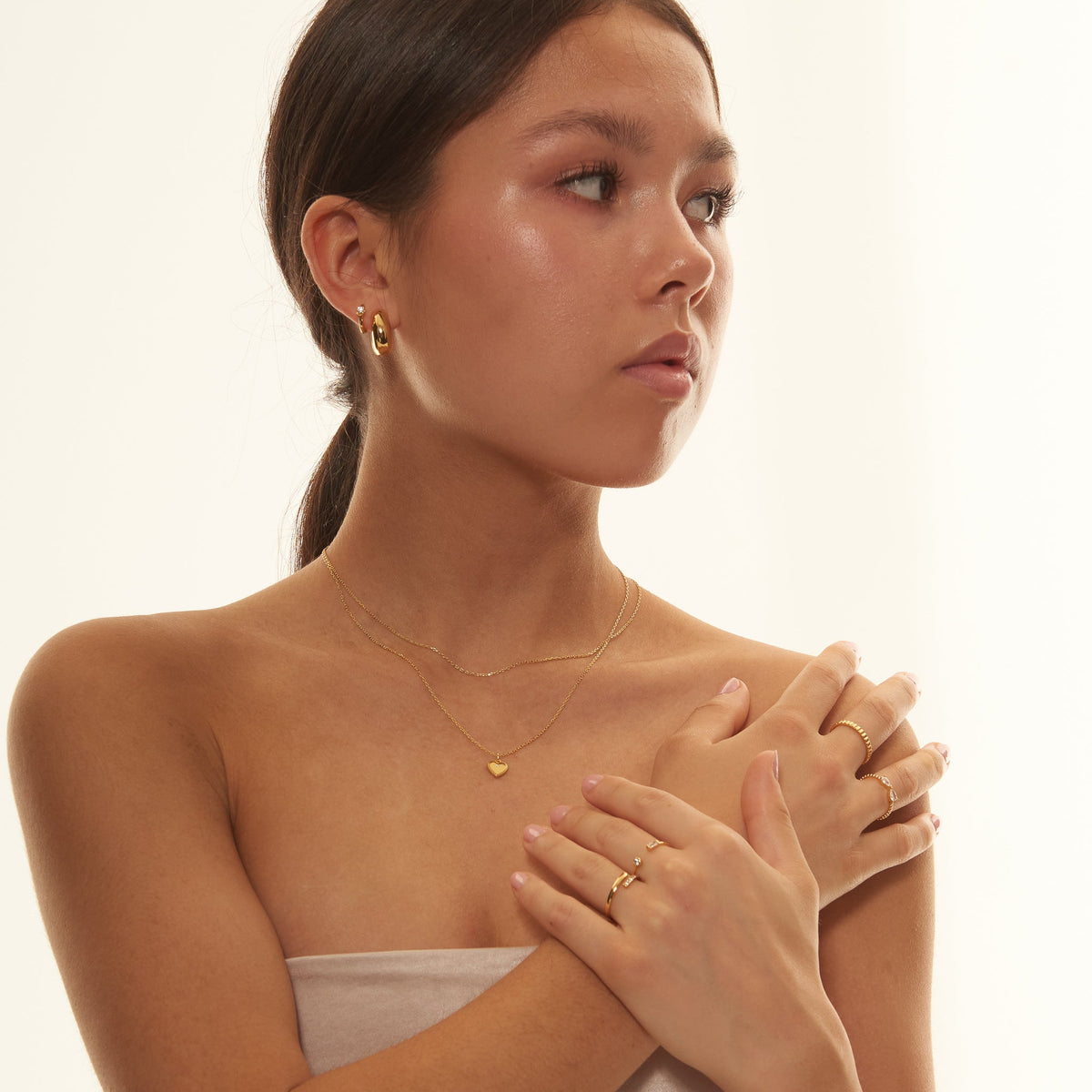 Iseul – Thick huggie hoops
