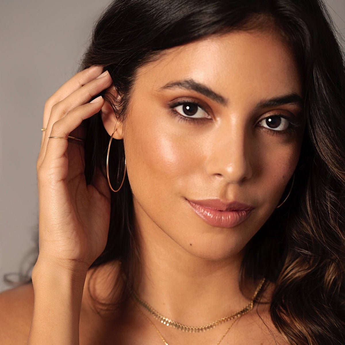 Scarlett – Large thin hoops