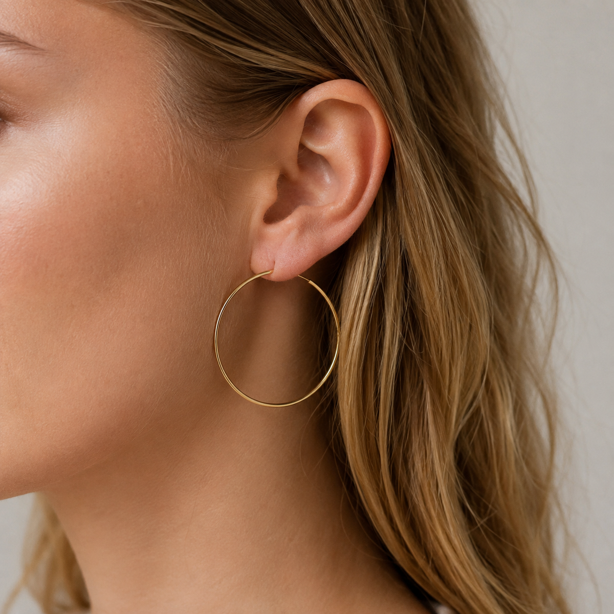 Scarlett – Large thin hoops