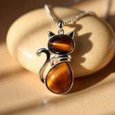 Mila – Cat pendant necklace