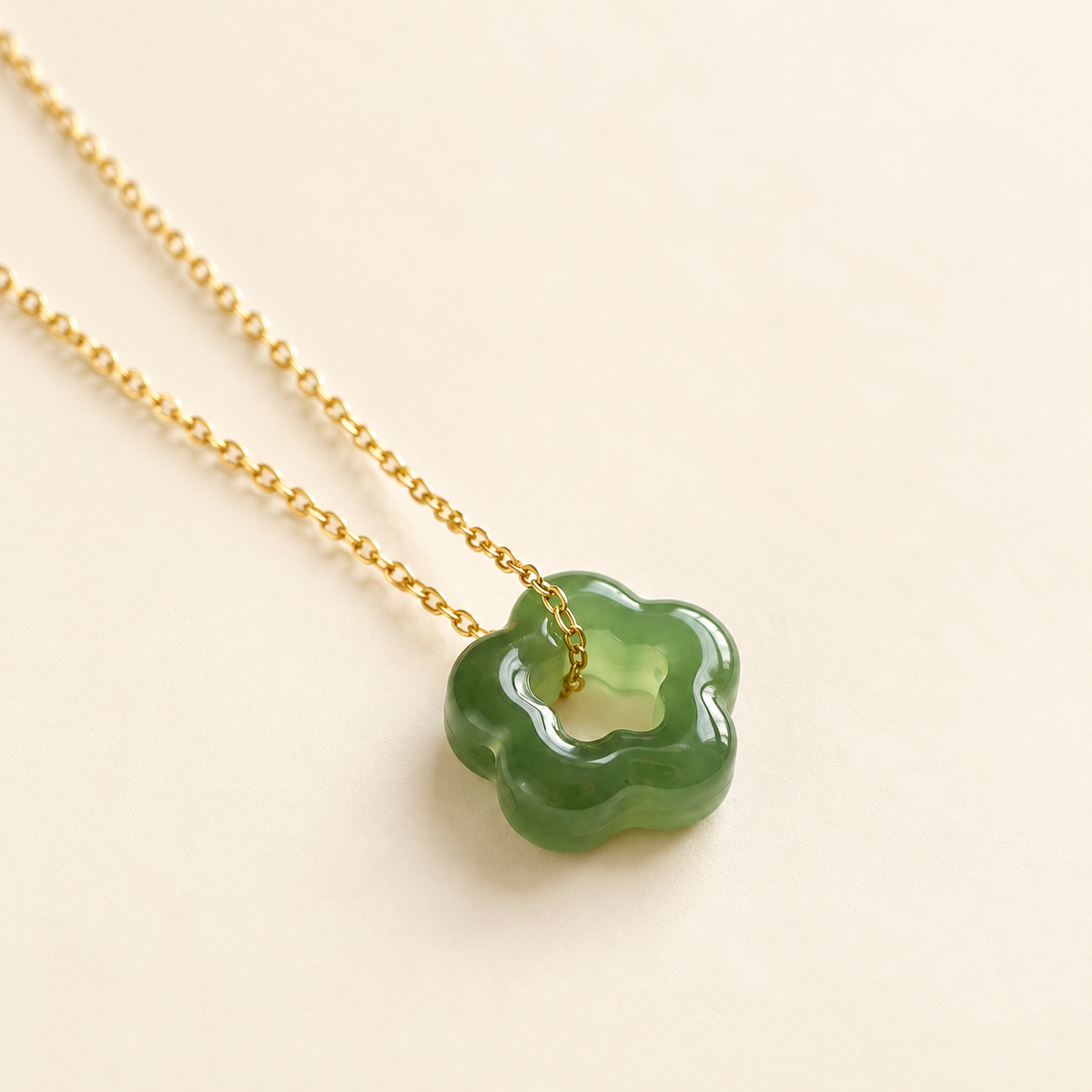 Ladies Necklace with Flower Pendant