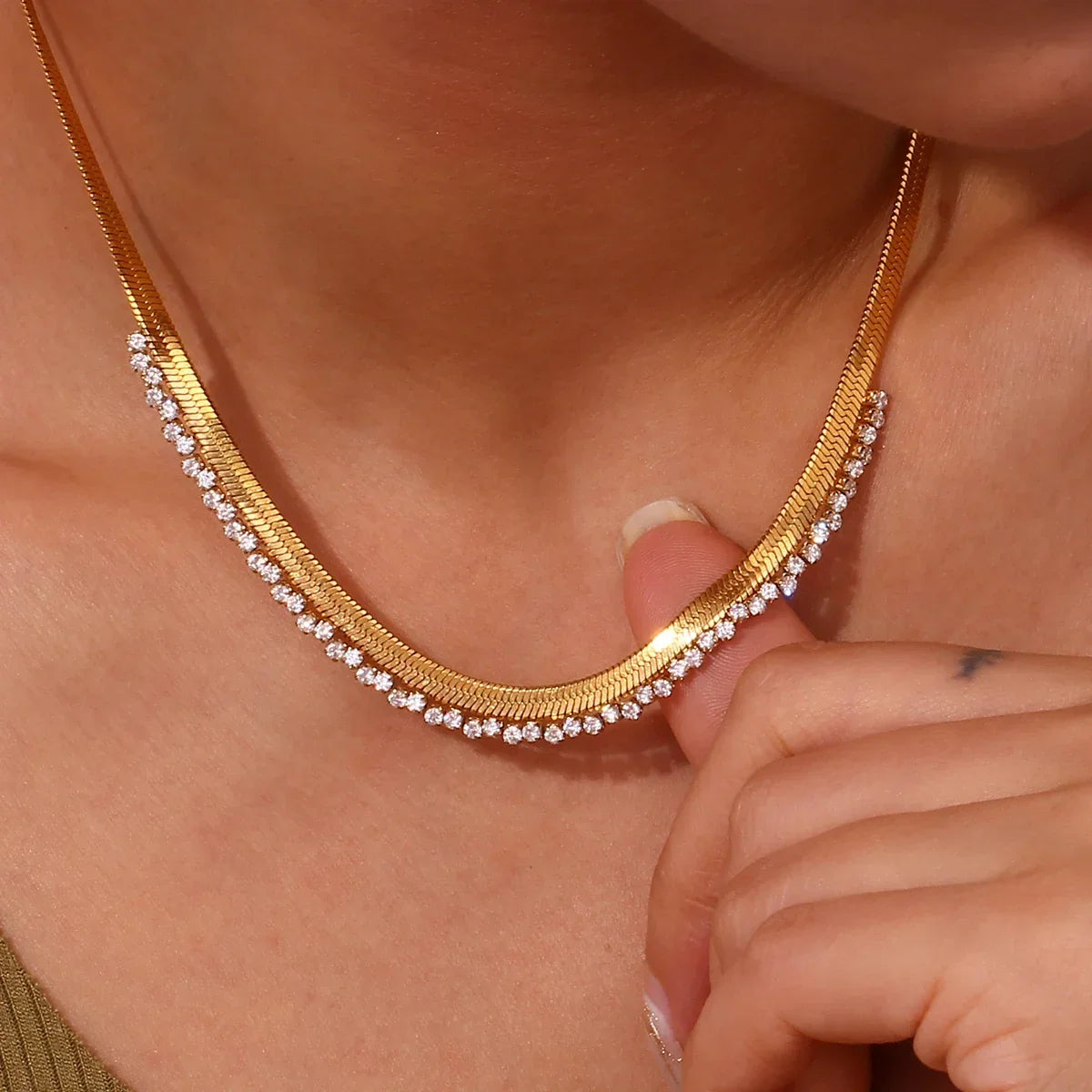 Women's Fishbone Necklace Featuring Wide Chain Design and Stone Accents