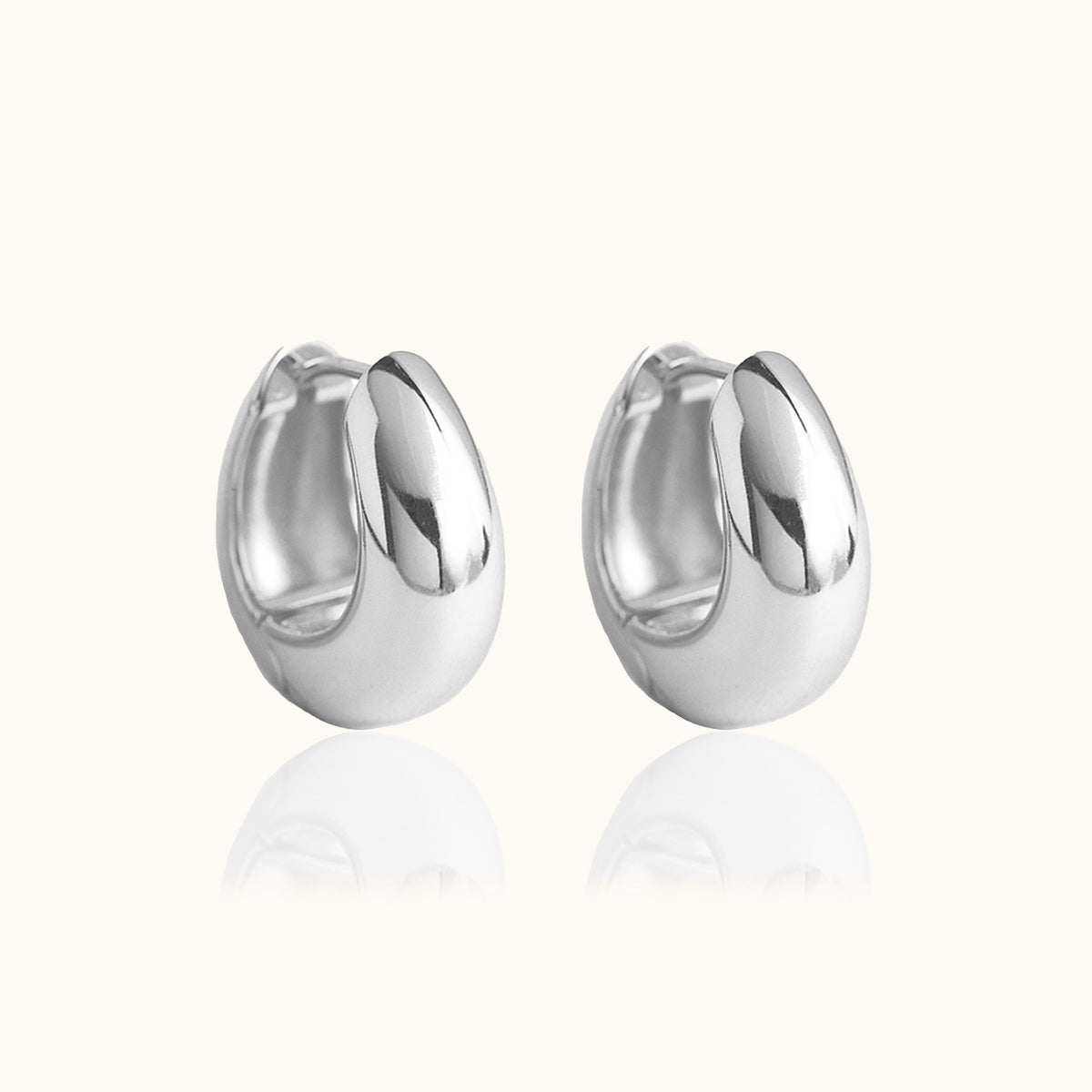Iseul – Thick huggie hoops