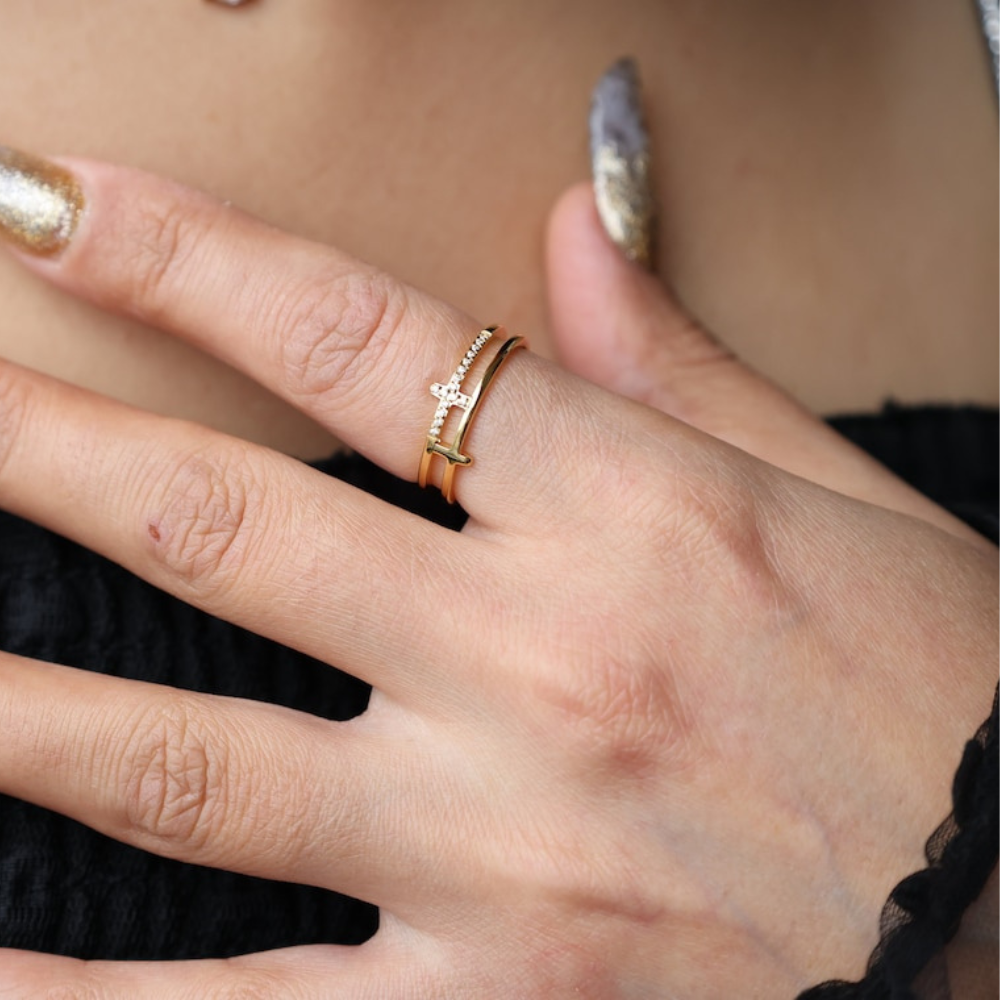 Double bar crossed ring