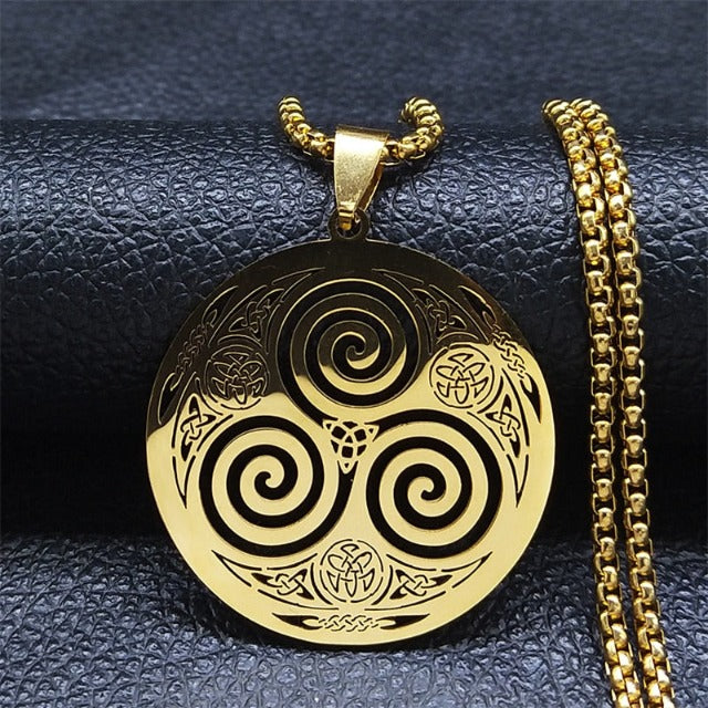 Eryndor – Triskel pendant necklace