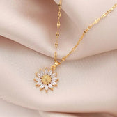Jennie – Sunflower pendant necklace