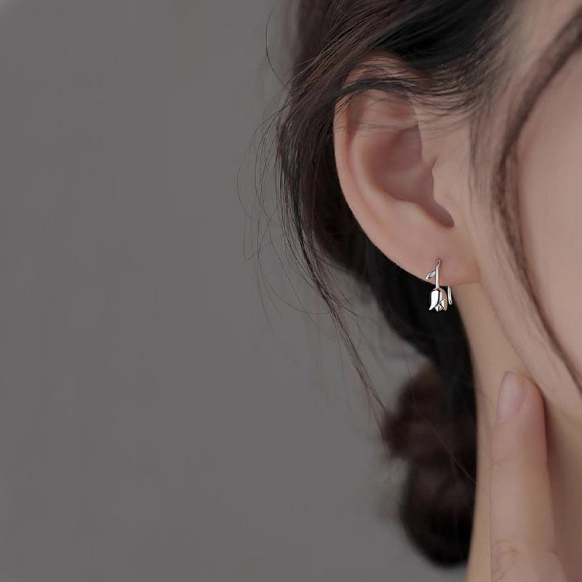 Ladies Tulip Earrings with Flower Design - Pair