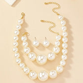 Carla – Earring, bracelet, and necklace set