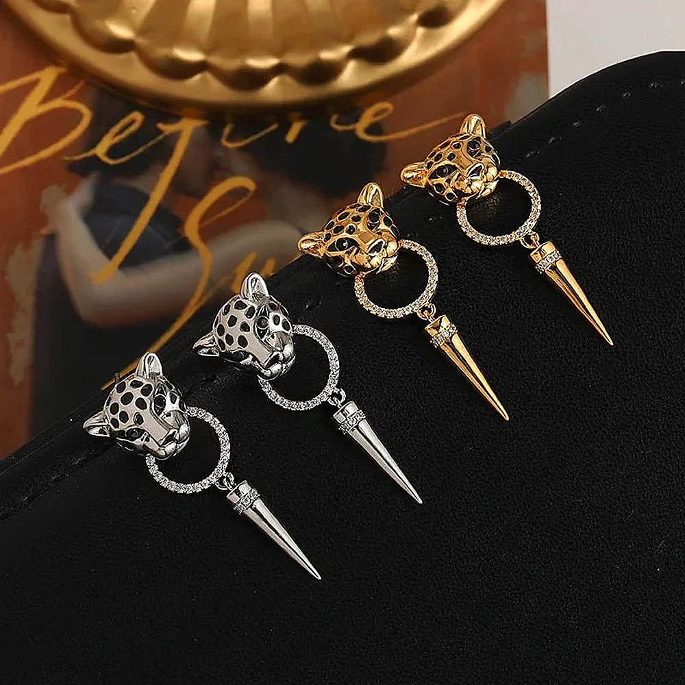 Women’s Dangle Earrings Featuring Leopard Head, Circular Pendant and Pointed Detail
