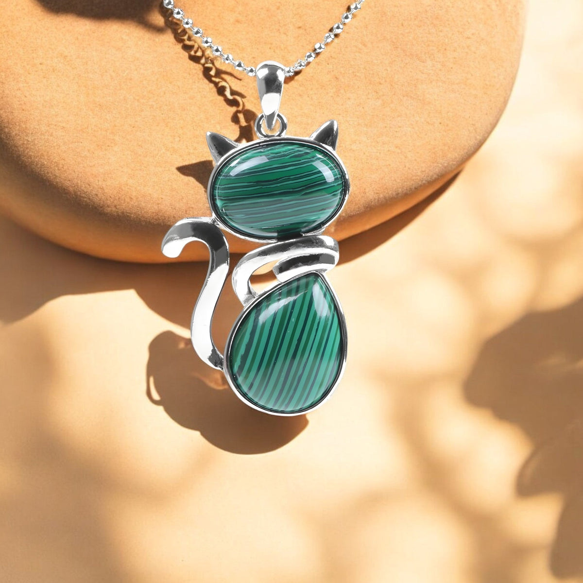 Mila – Cat pendant necklace