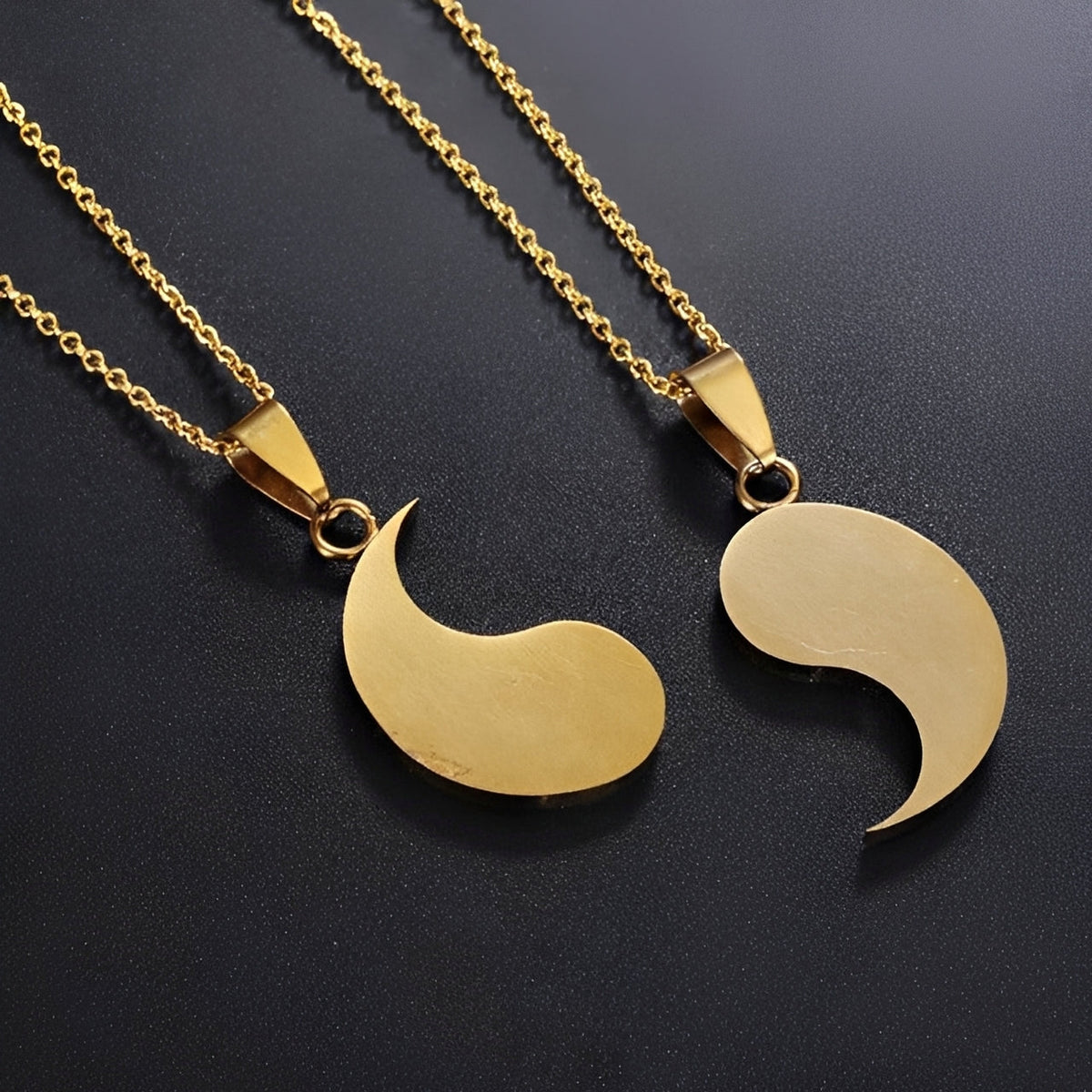 Tao – Split yin-yang necklace