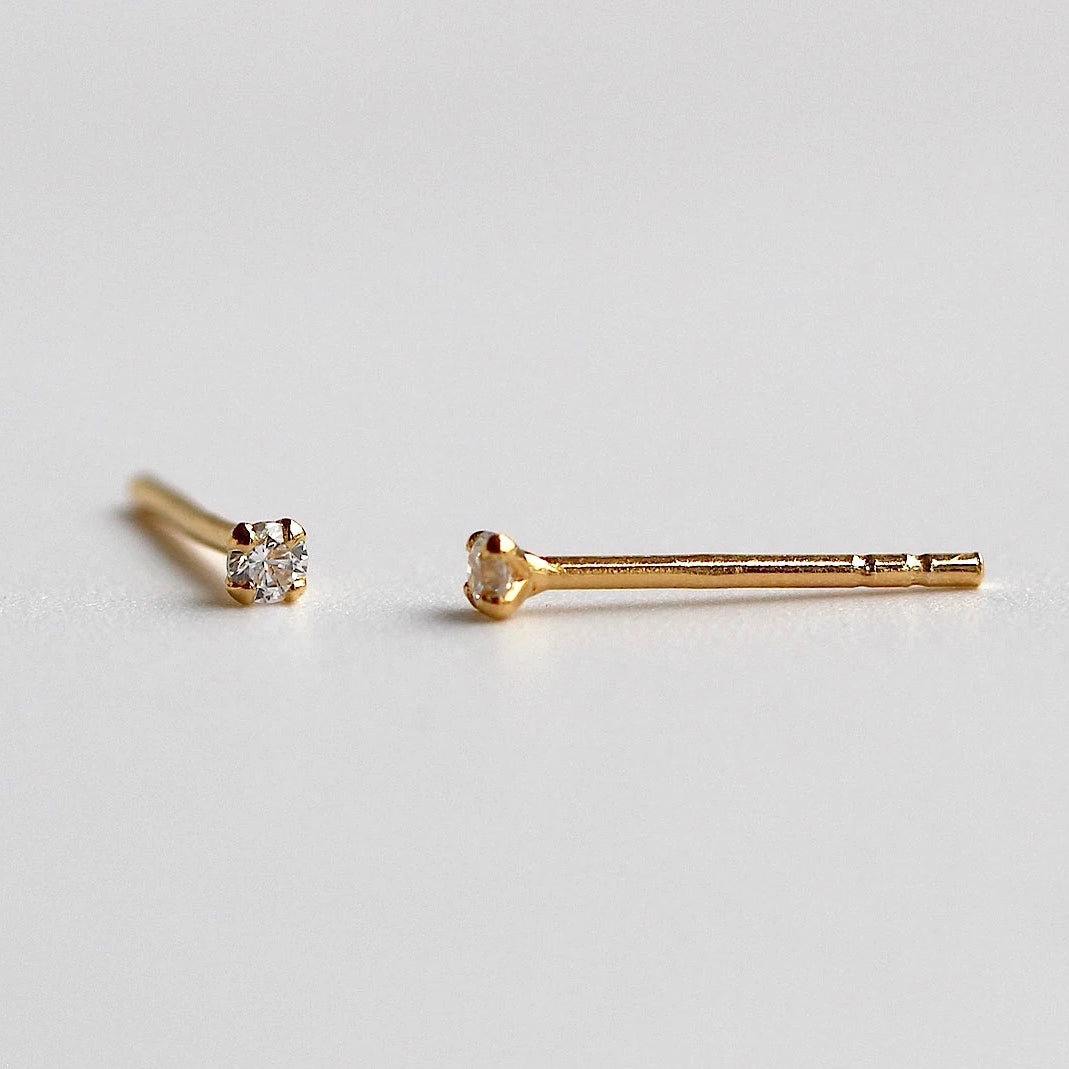 Sloane – Mini stud earrings, 2 mm