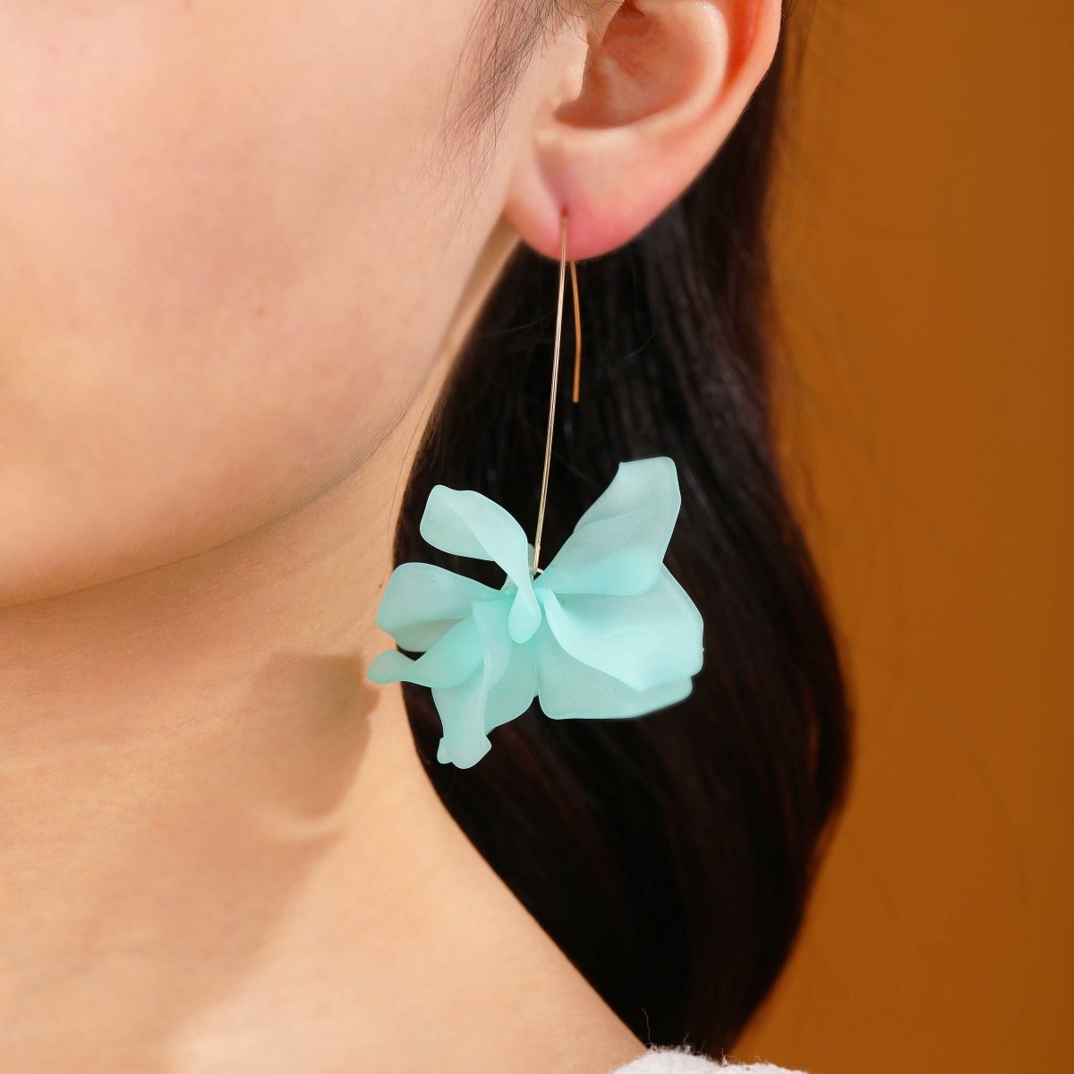 Fariba – Flower hoop earrings