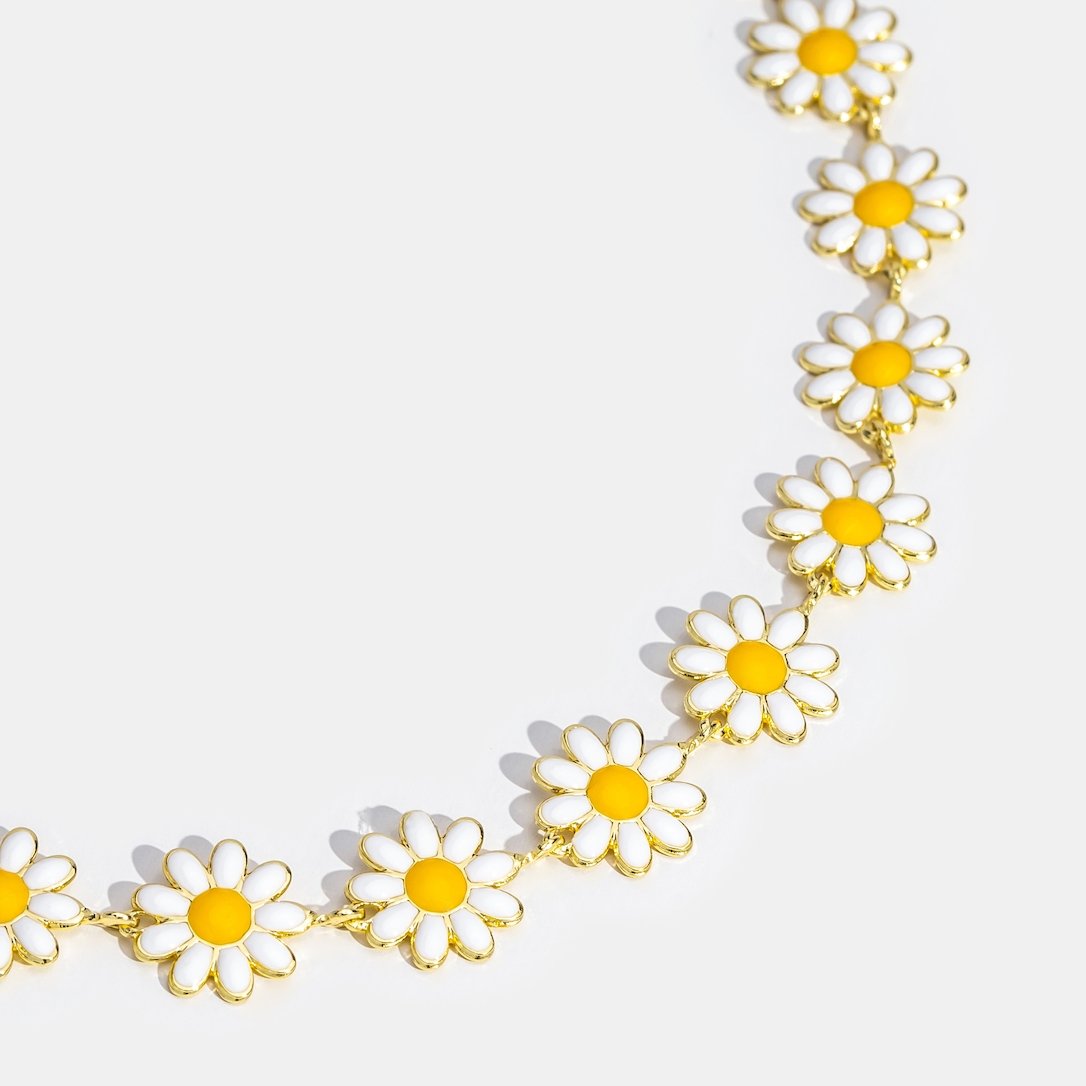 Lilith – Daisy necklace